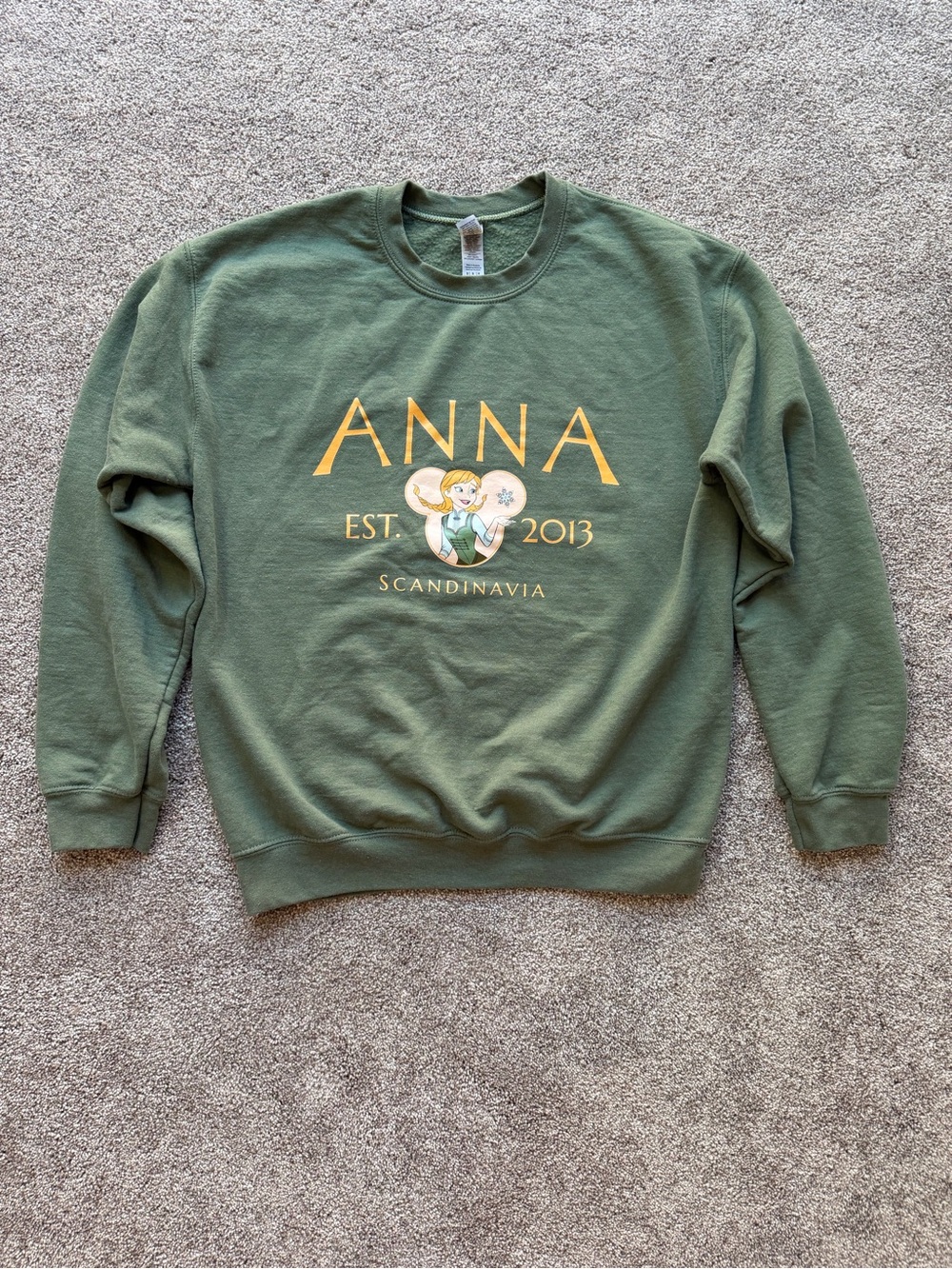 Olive Green Anna Disney Frozen Crewneck Sweatshirt Size M